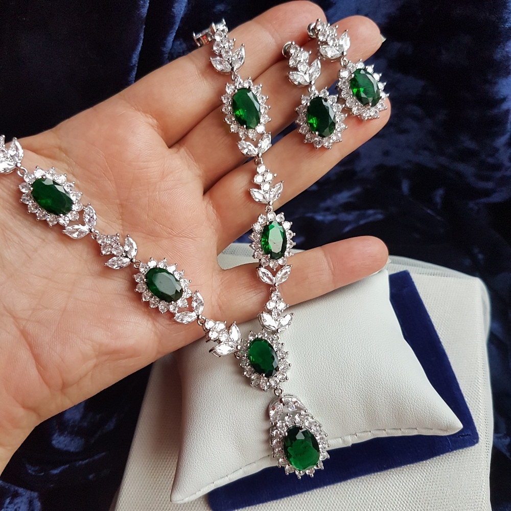 Swarovski Elements Platinum Emerald Green Diana Statement Necklace NEW - Picture 2 of 16